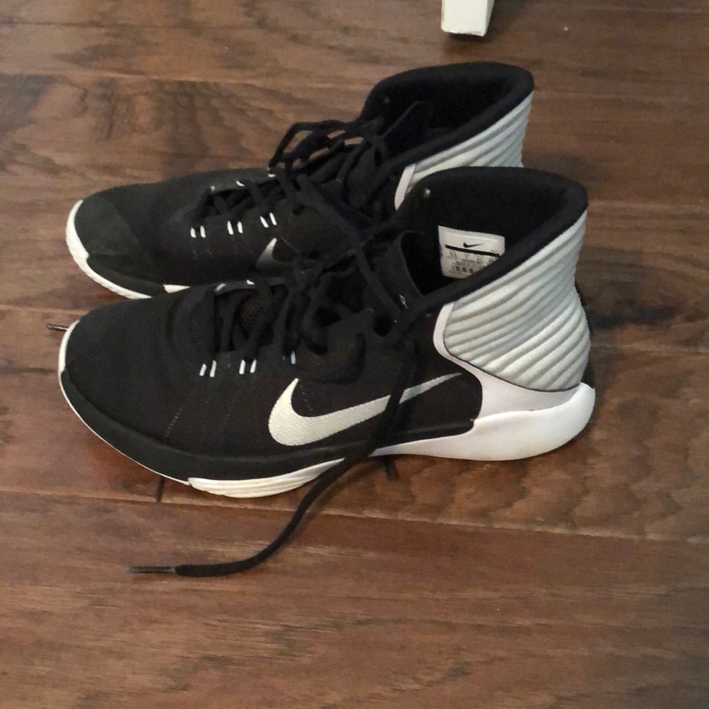 Nike Basketball shoes. Size 9.5
